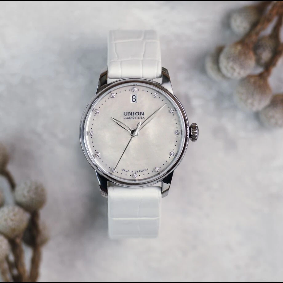 Union Glashütte Data ladies watch D013.207.16.116.00