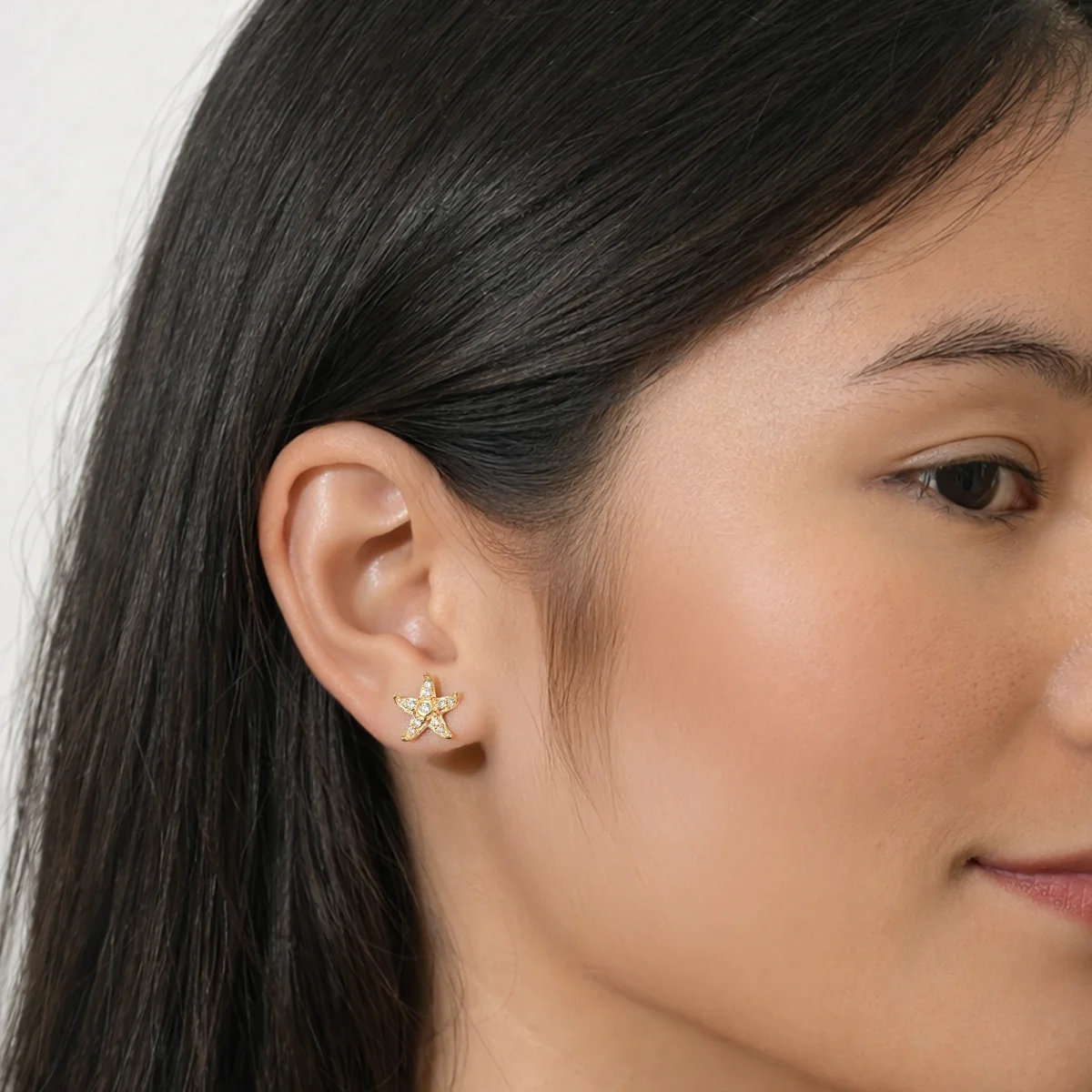 At the time, Svenja Crystal Starfish Earrings, White Zirconia, 1.2 x 1 cm