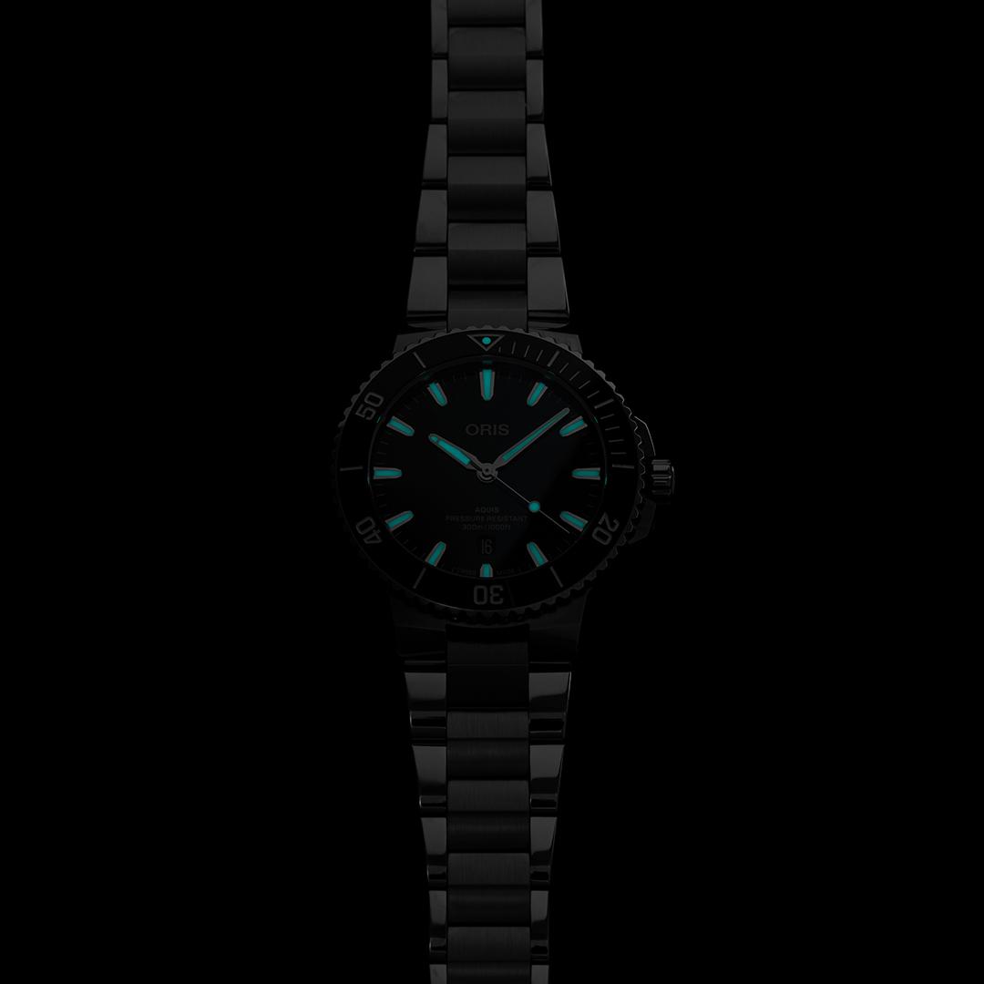 Oris Aquis Date Automatic unisex watch , 01 733 7789 4154-07 8 23 04PEB