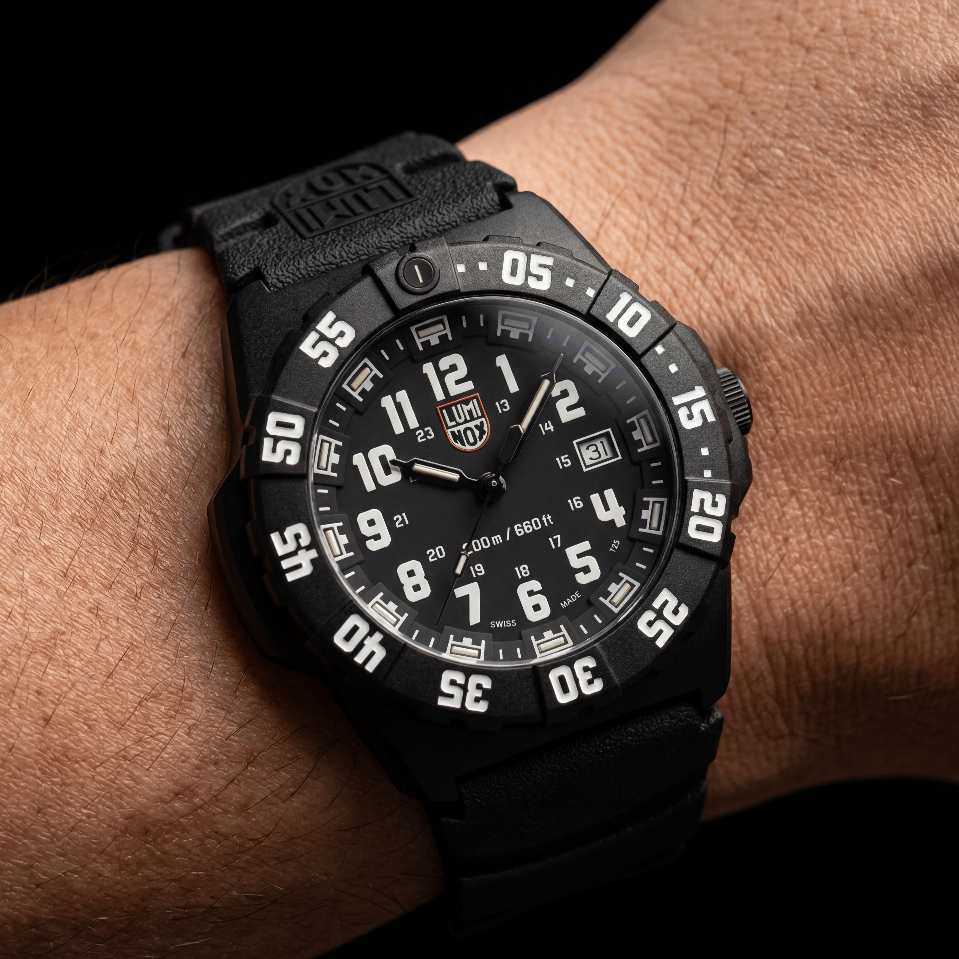 Luminox Navy SEAL 44 mm Taucheruhr 200 Meter wasserdicht Herrenuhr XS.3551