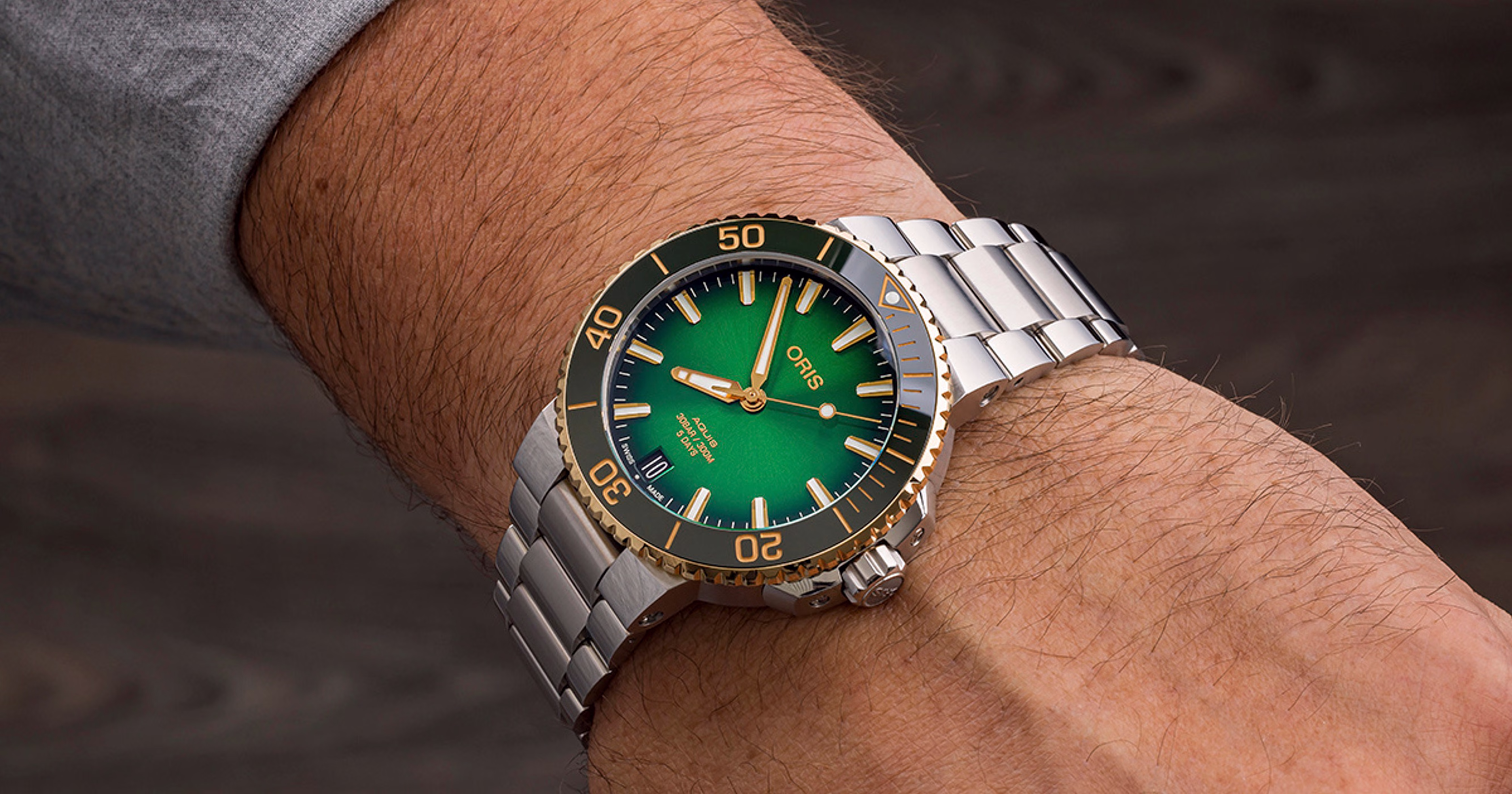 Oris Aquis Date Calibre 400, 41.5mm, rotating bezel in 18-karat yellow gold, diver's watch, men's watch 01 400 7769 6357-07 8 22 09PEB