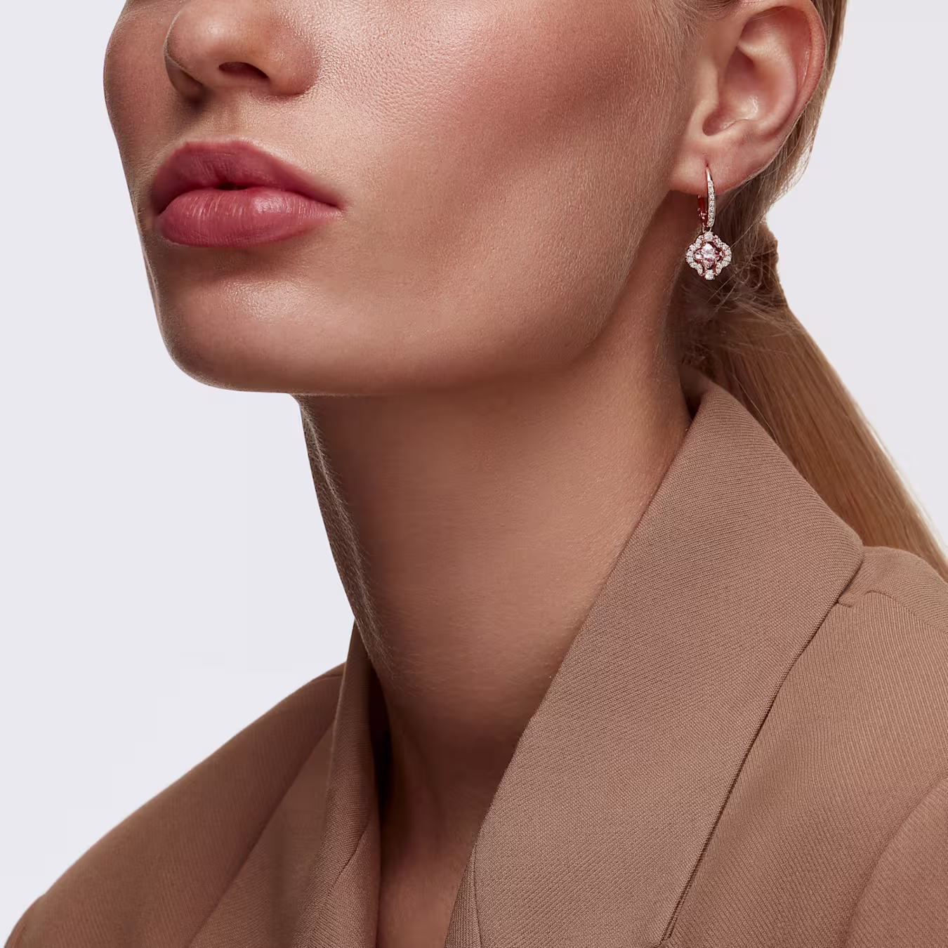 Swarovski Una drop earrings lucky clover, pink, 18k rose gold plated