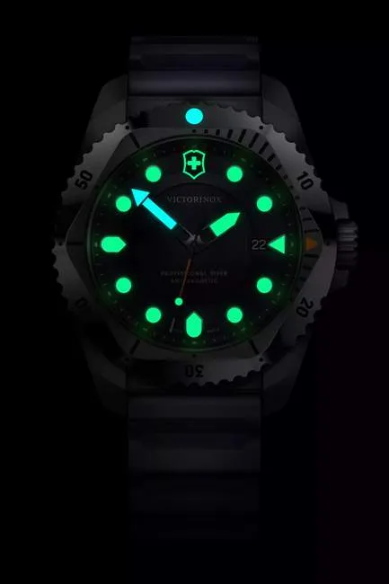 Victorinox Dive Pro Quartz Three hands Steel men's watch 241991