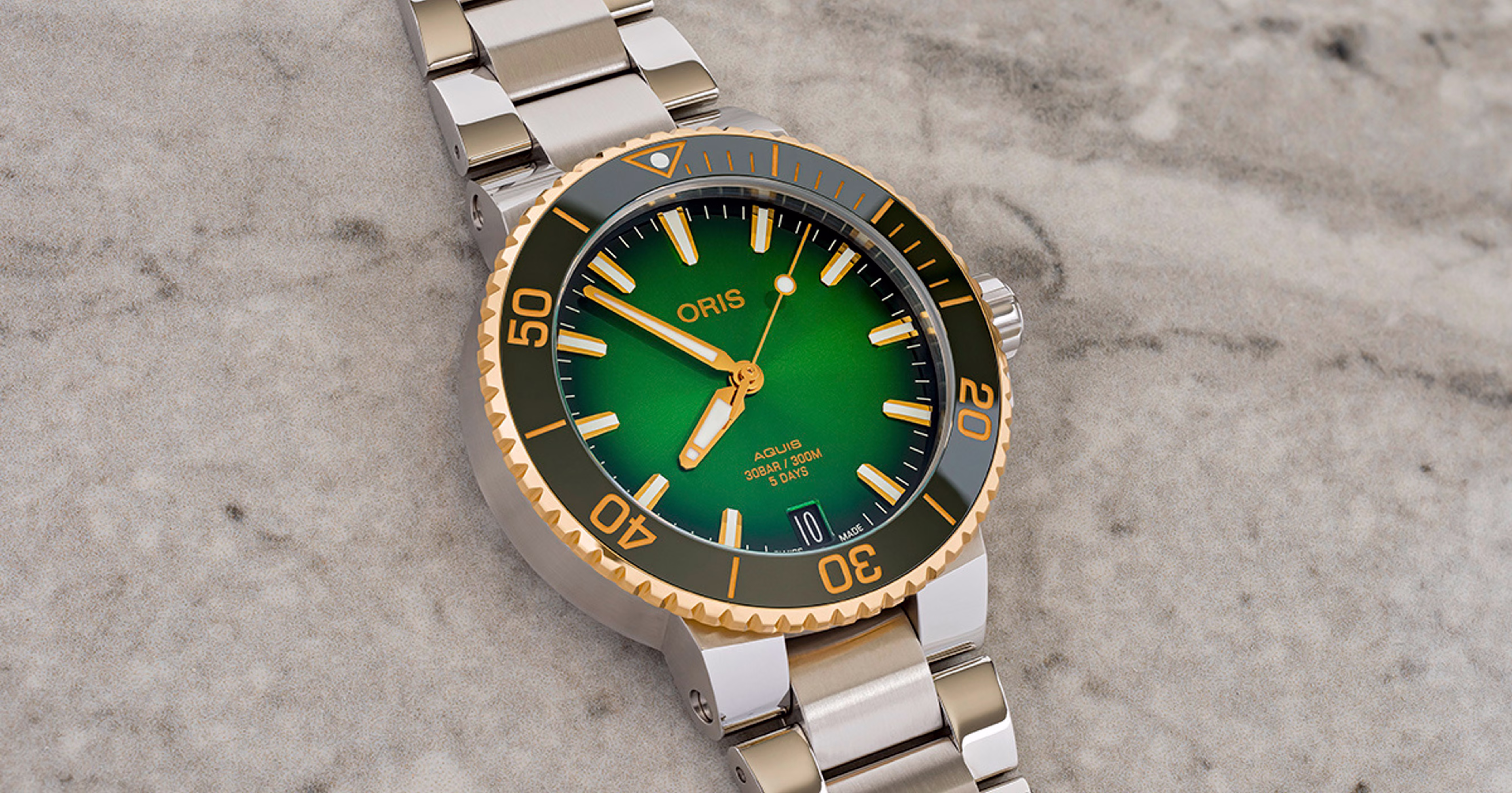 Oris Aquis Date Calibre 400, 41.5mm, rotating bezel in 18-karat yellow gold, diver's watch, men's watch 01 400 7769 6357-07 8 22 09PEB