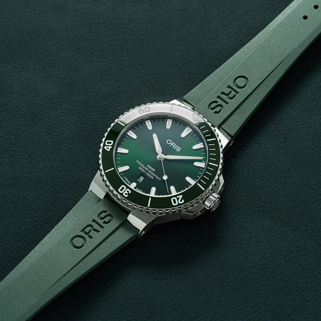 Oris men's watch Aquis 01 733 7789 4157-07 4 23 37FC