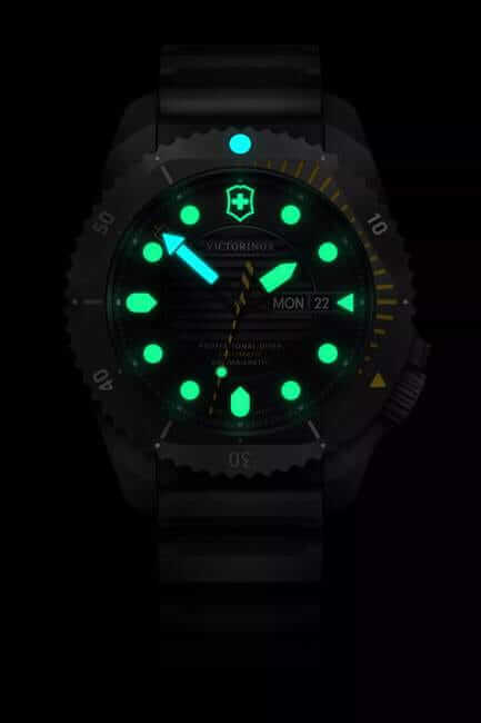 Victorinox Dive Pro Automatic Three hands Titanium men's watch 241997