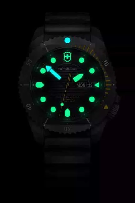Victorinox Dive Pro Automatic Three hands Titanium men's watch 241997