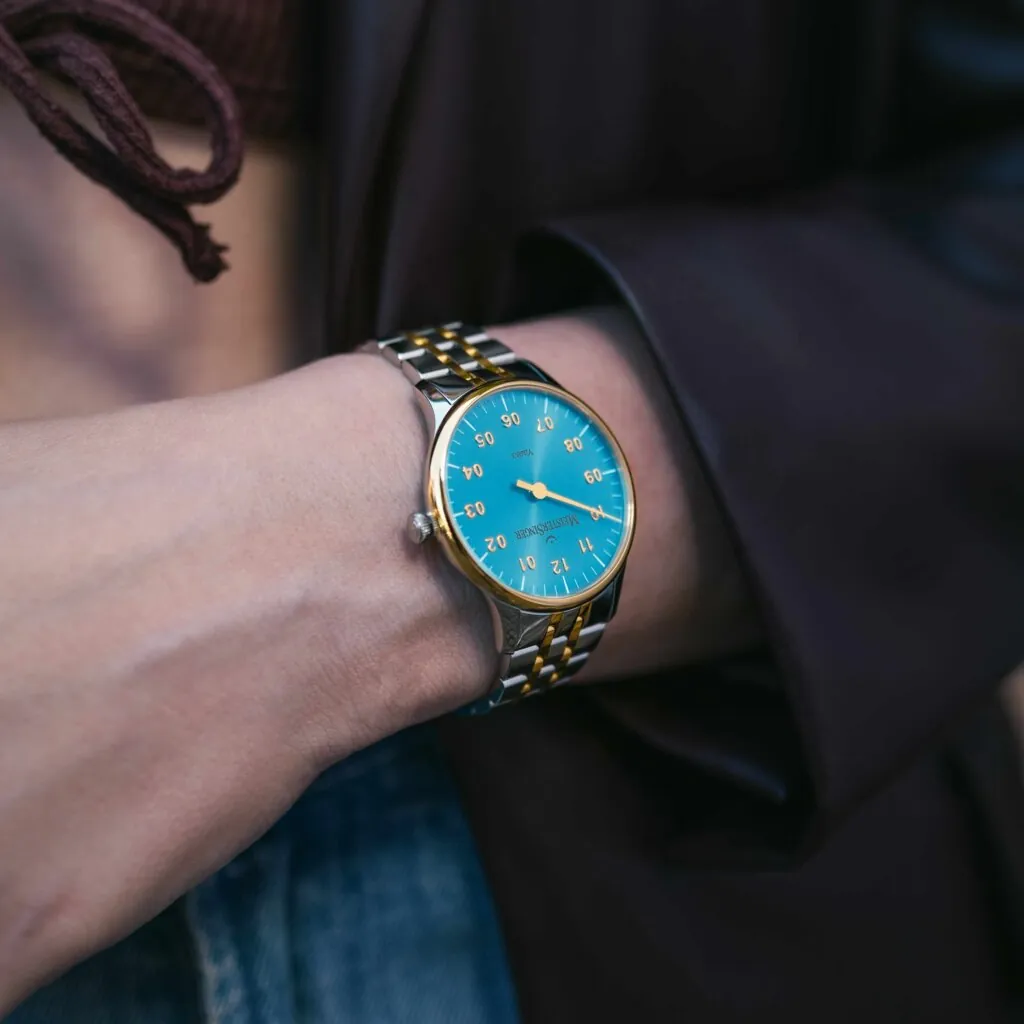 Meister Singer Yaara - Eisblau mit Gold, 36mm, Automatikuhrwerk Damenuhr YA914G