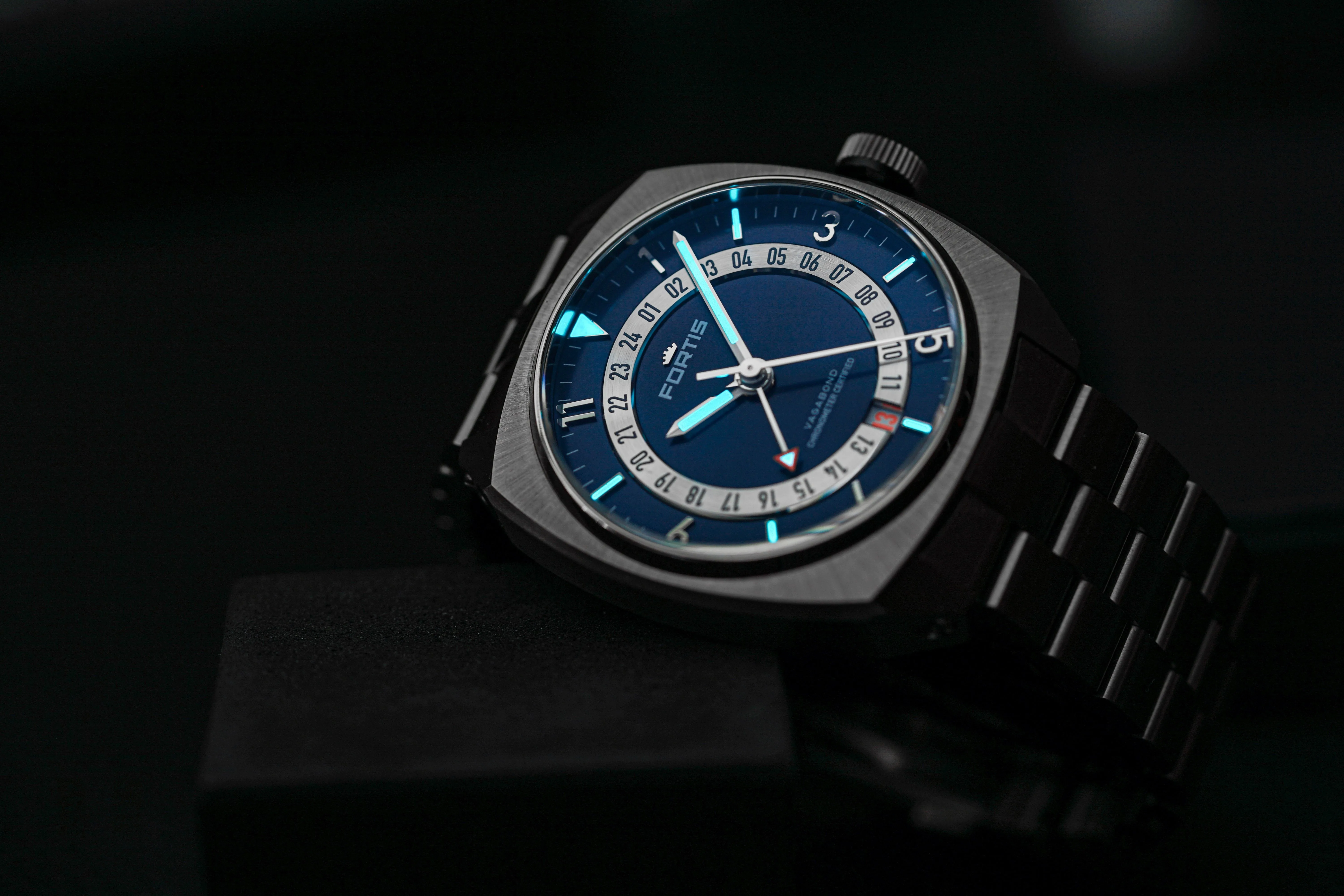 Fortis Vagabond V-40 Blue Dusk Men's Watch F6660002