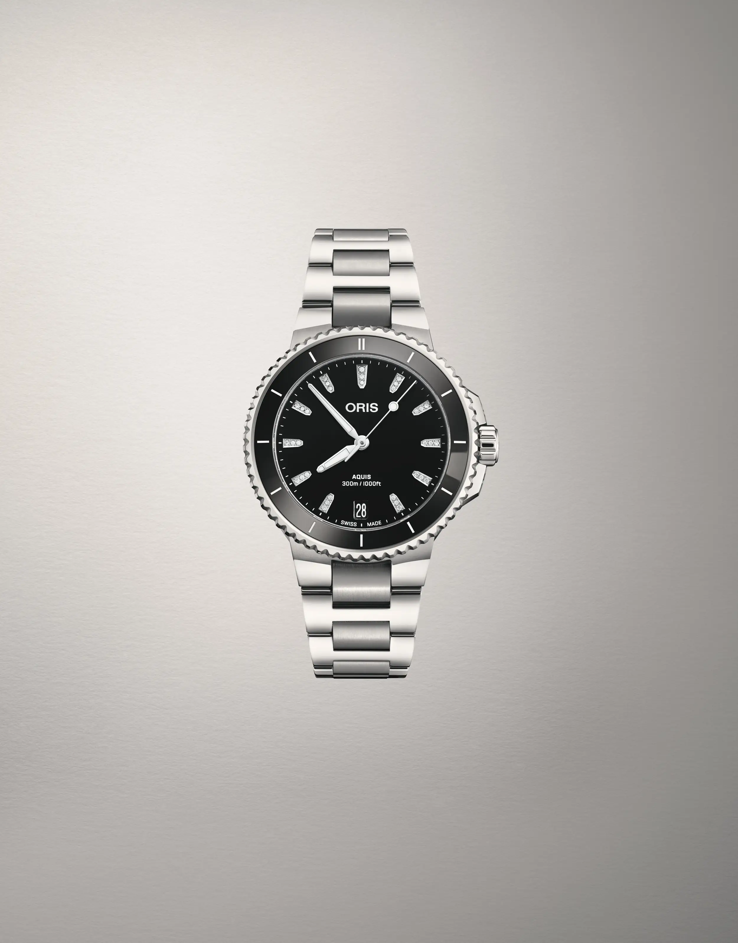 Oris Aquis Date Diamonds 36.5mm ceramic bezel, rubber strap ladies' watch 01 733 7792 4194-07 8 19 05P