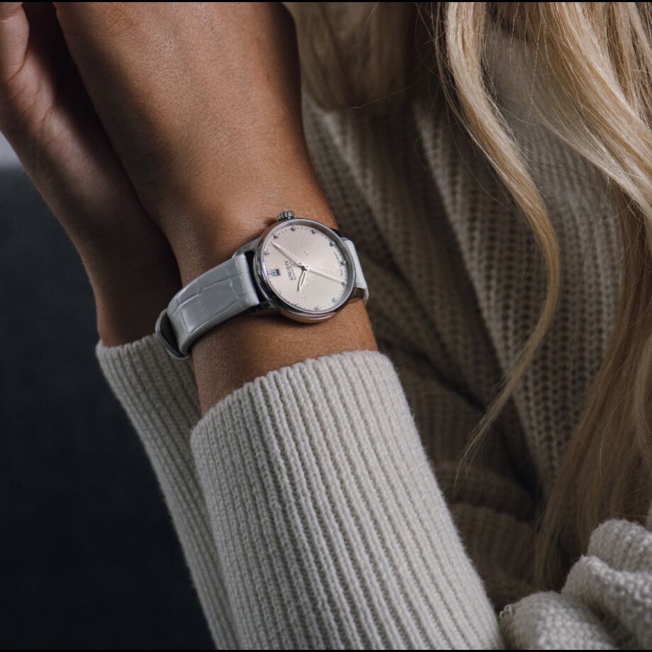 Union Glashütte Data ladies watch D013.207.16.116.00