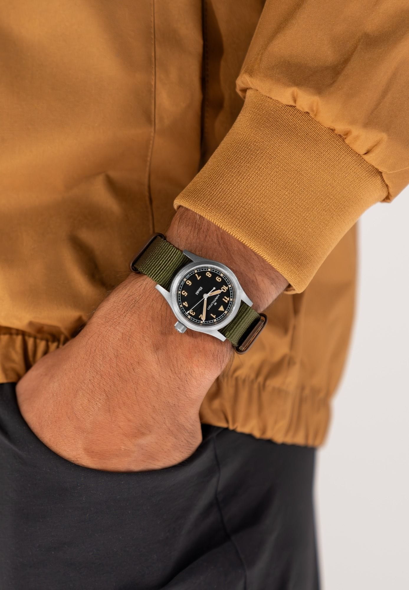 Hamilton Khaki Field Quartz 33 cm Herrenuhr H69301930