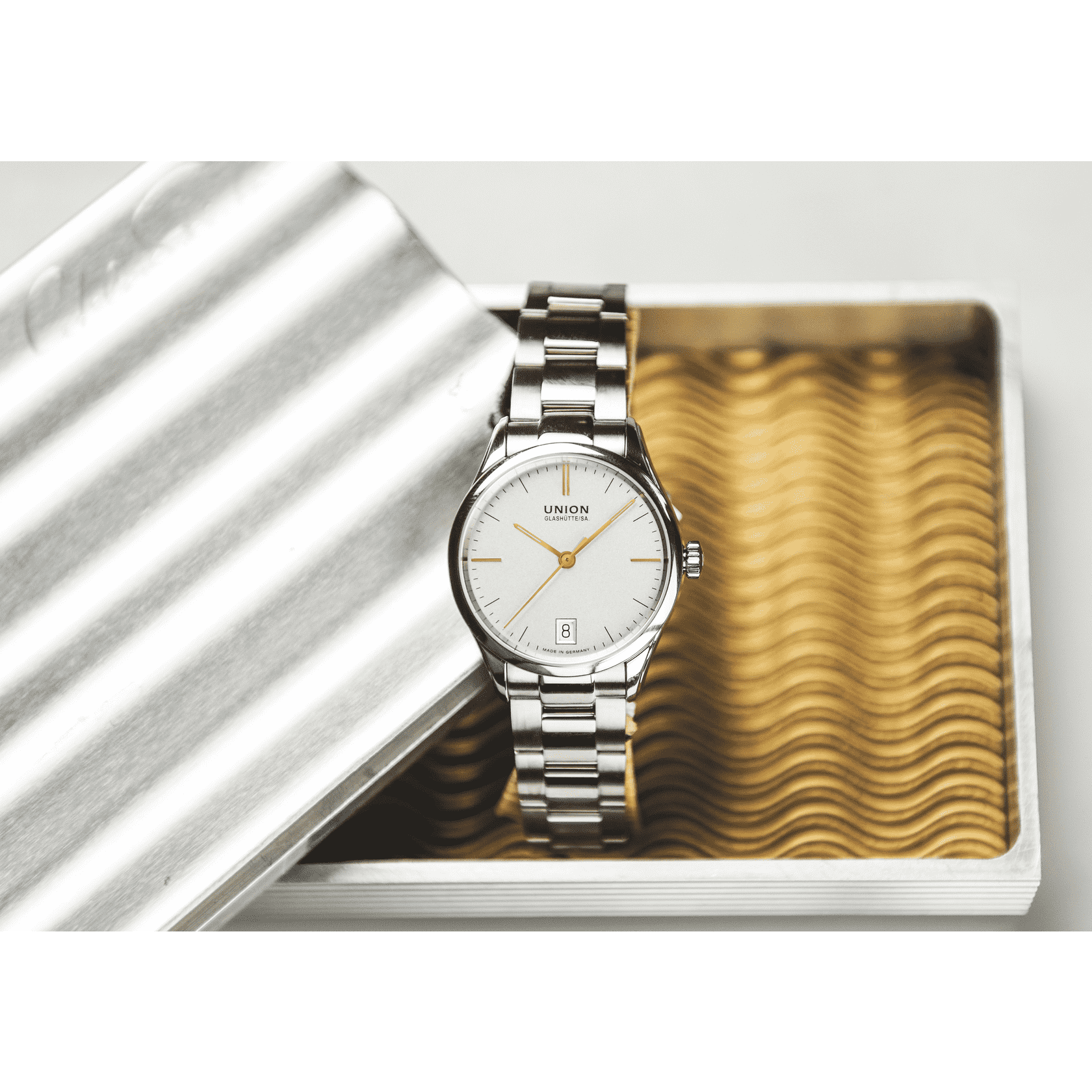 Union Glashütte Viro Date ladies watch D011.207.11.031.01