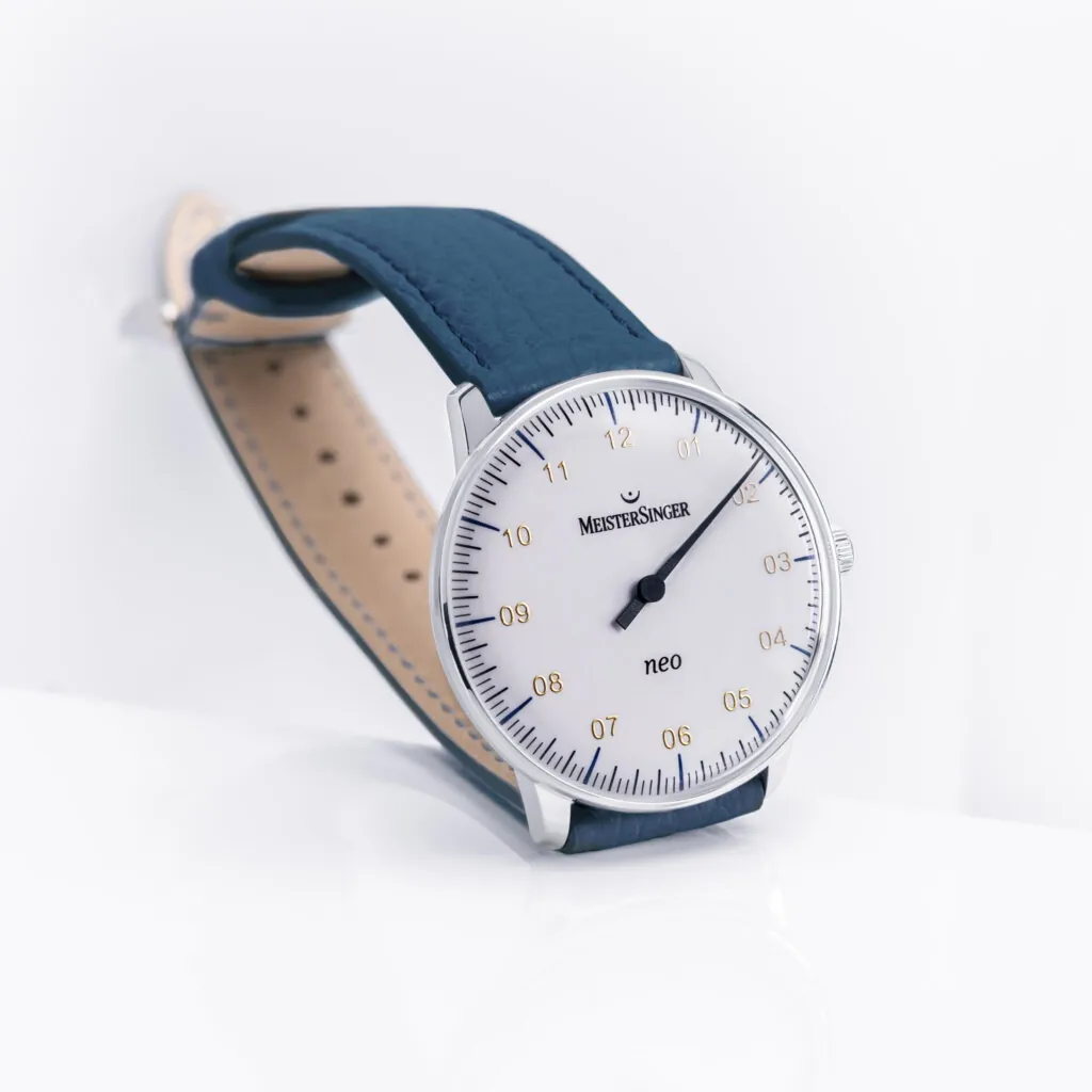 Meister Singer Neo - Weiß mit Saphirglas, Schweizer Automatikwerk, 36mm Herrenuhr NES901G