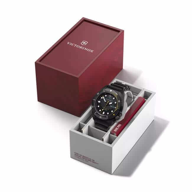 Victorinox Dive Pro Automatic Three hands Titanium men's watch 241997