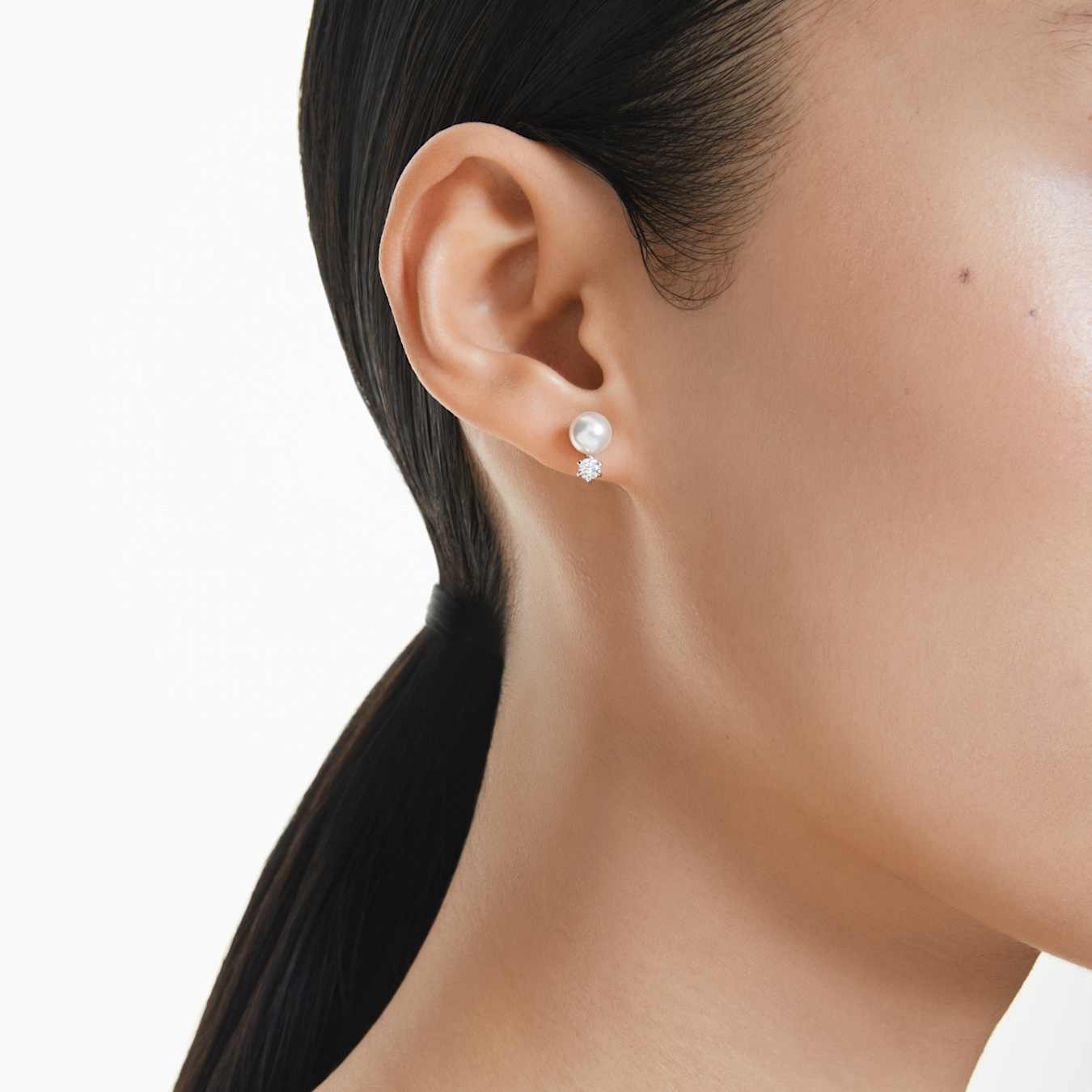 Swarovski Matrix stud earrings, crystal pearl, round cut, white, rhodium-plated