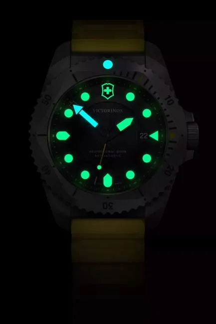 Victorinox Dive Pro Quartz Three hands Titanium men's watch 241992