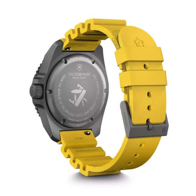 Victorinox Dive Pro Quartz Three hands Titanium men's watch 241992