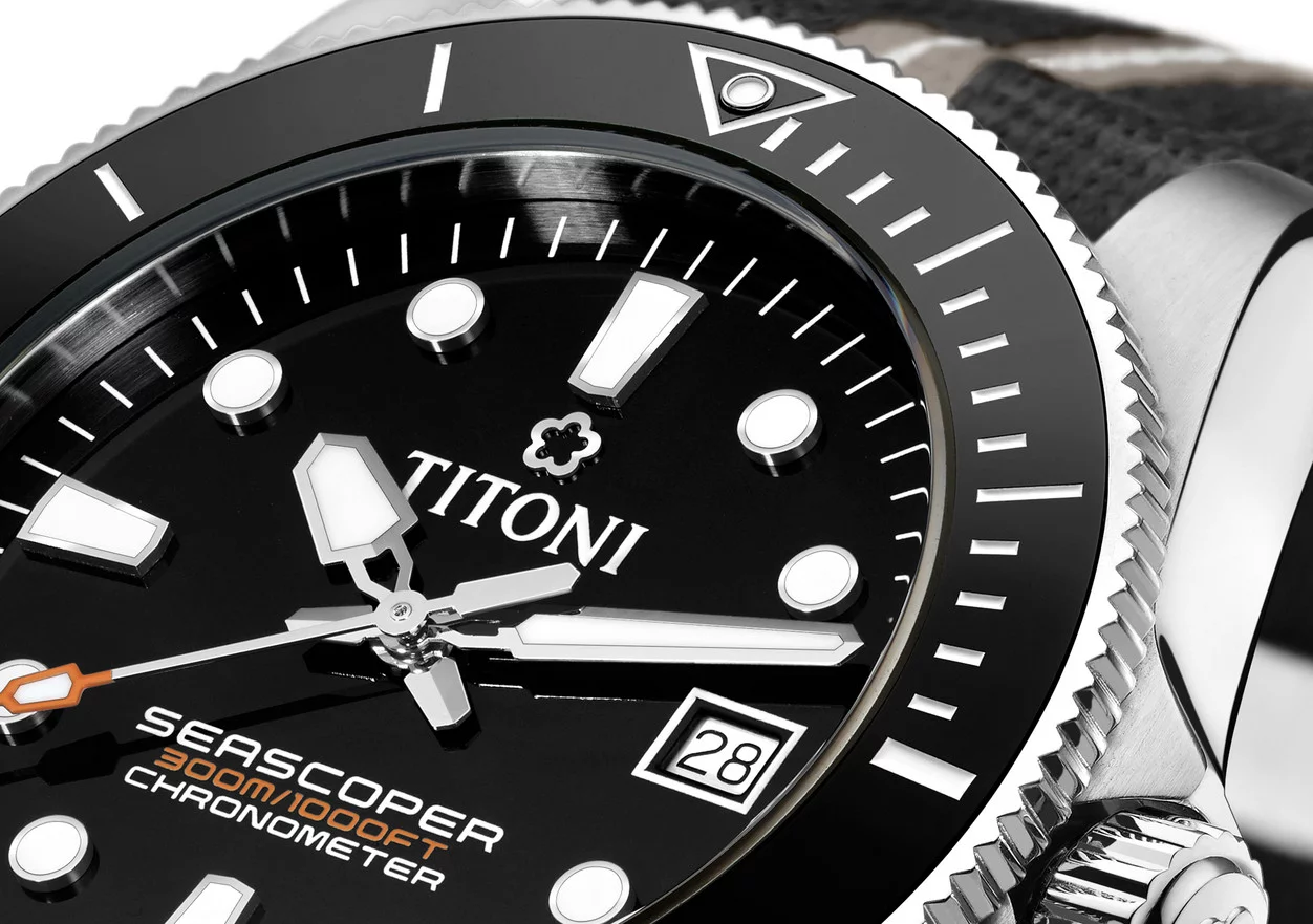 Titoni Seascoper 300 men's watch 83300 SBK-T5-702