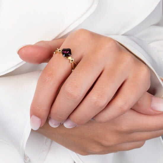 Melano Friends Twisted Trix Ring Size 56, TR33