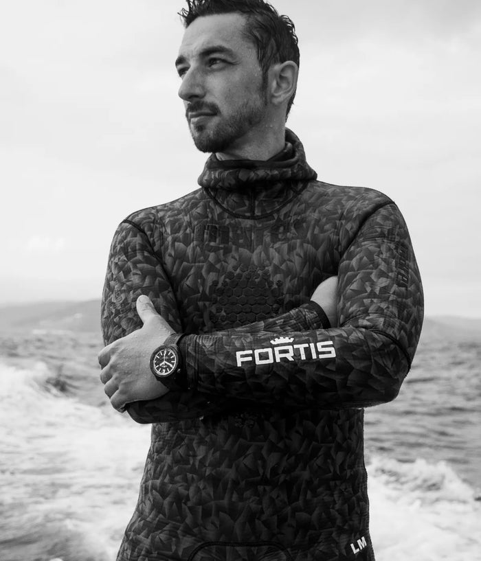 Fortis MARINEMASTER M44 DLC RESIN ON HORIZON STRAP Men's Watch F8120030