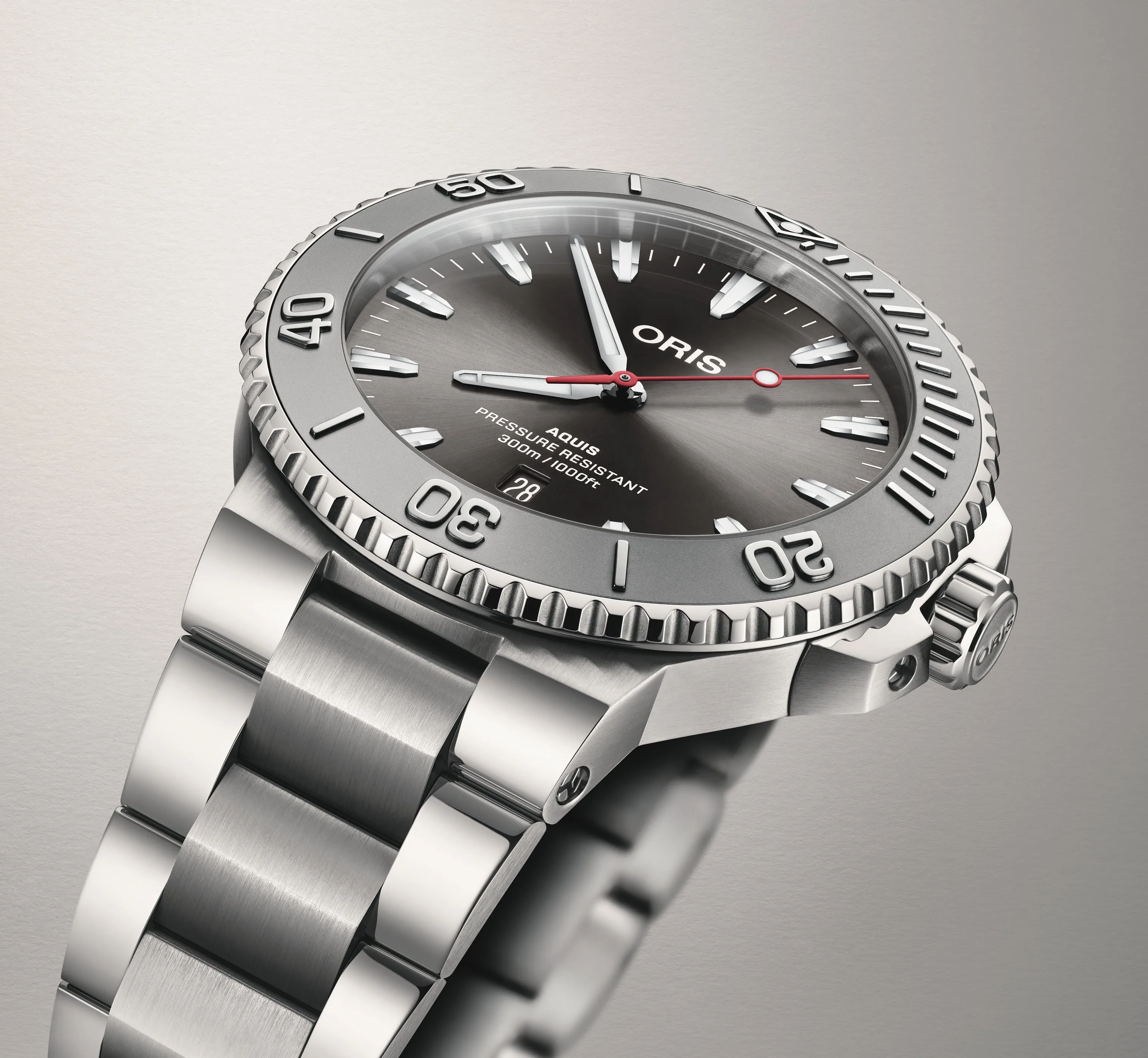 Oris AQUIS DATE RELIEF Men's Watch 01-733-7789-4153-07-8-23-04PEB